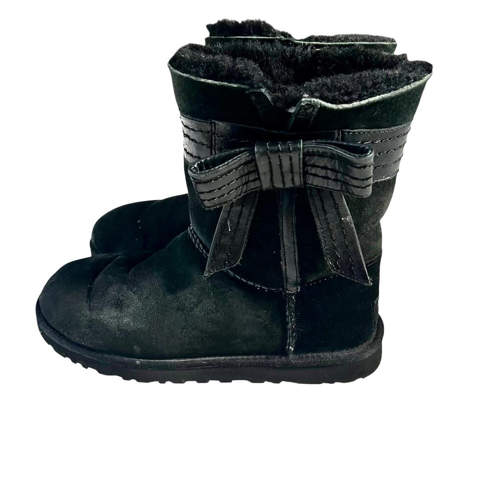 UGG Bailey Bow Black Shearling Boots Women’s US 8 Good Condition